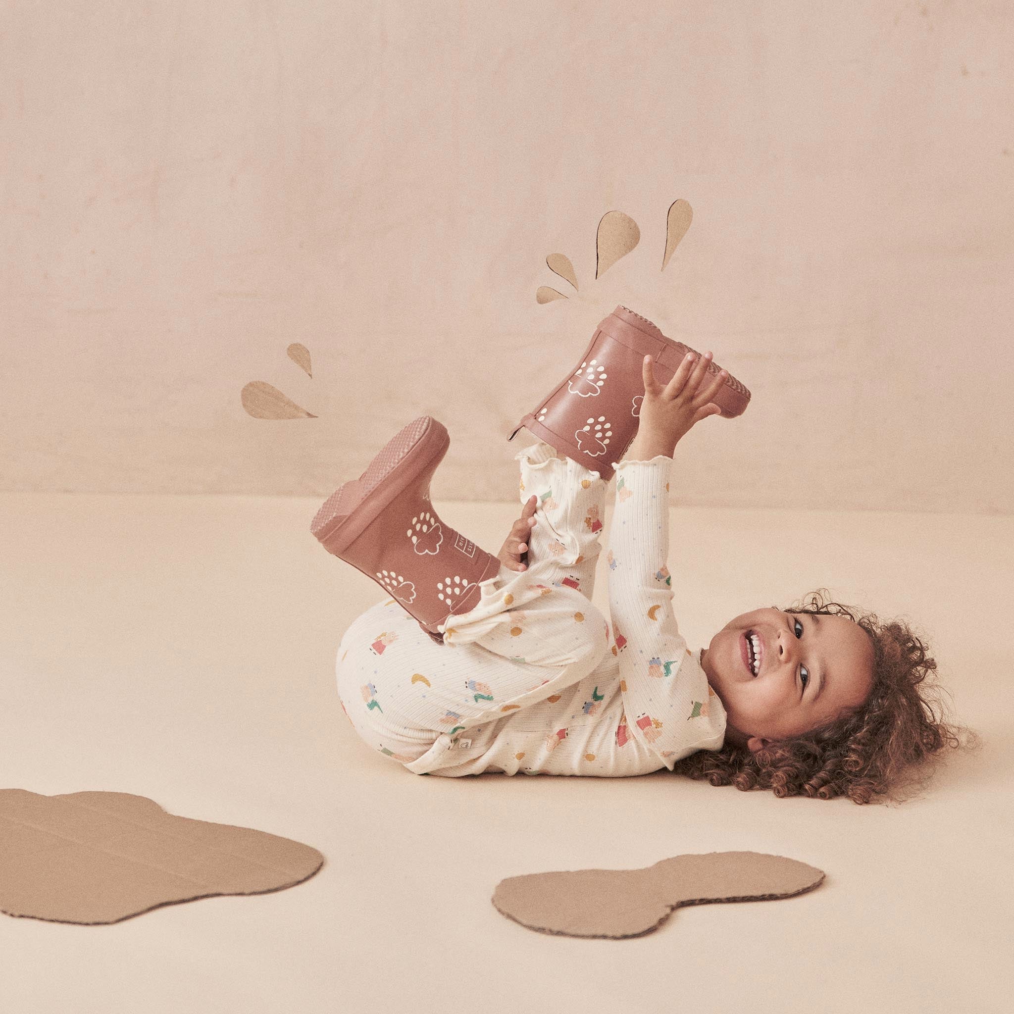 0000_PEPPAPIGRIBBEDTOP_FLARESOUTFIT_099