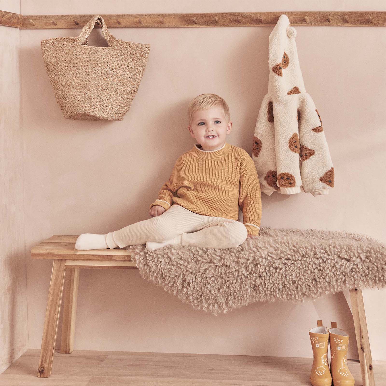 CHUNKYKNITJUMPER_KNITTEDLEGGINGSOUTFIT_039_728374a0-4251-4903-aed7-9e59ede8f093