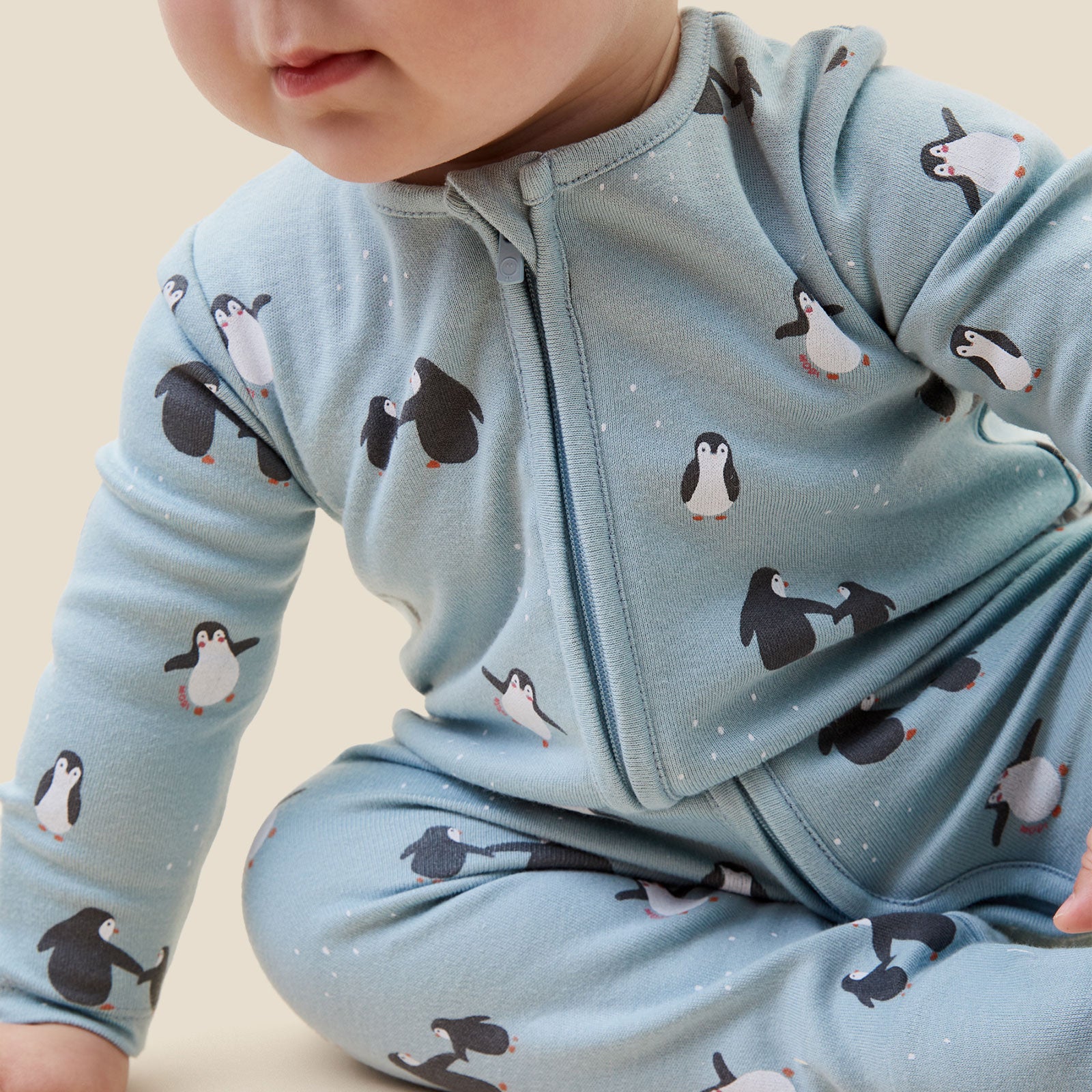 PENGUIN-PRINT-CLEVER-ZIP-SLEEPSUIT_1411