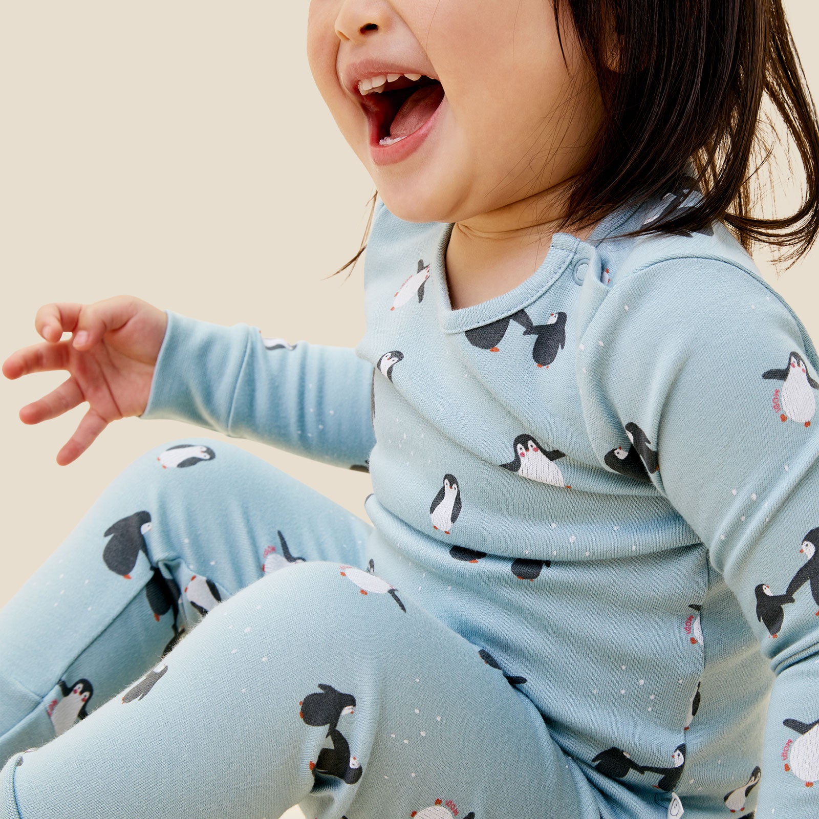 PENGUIN-PRINT-PYJAMAS_4990