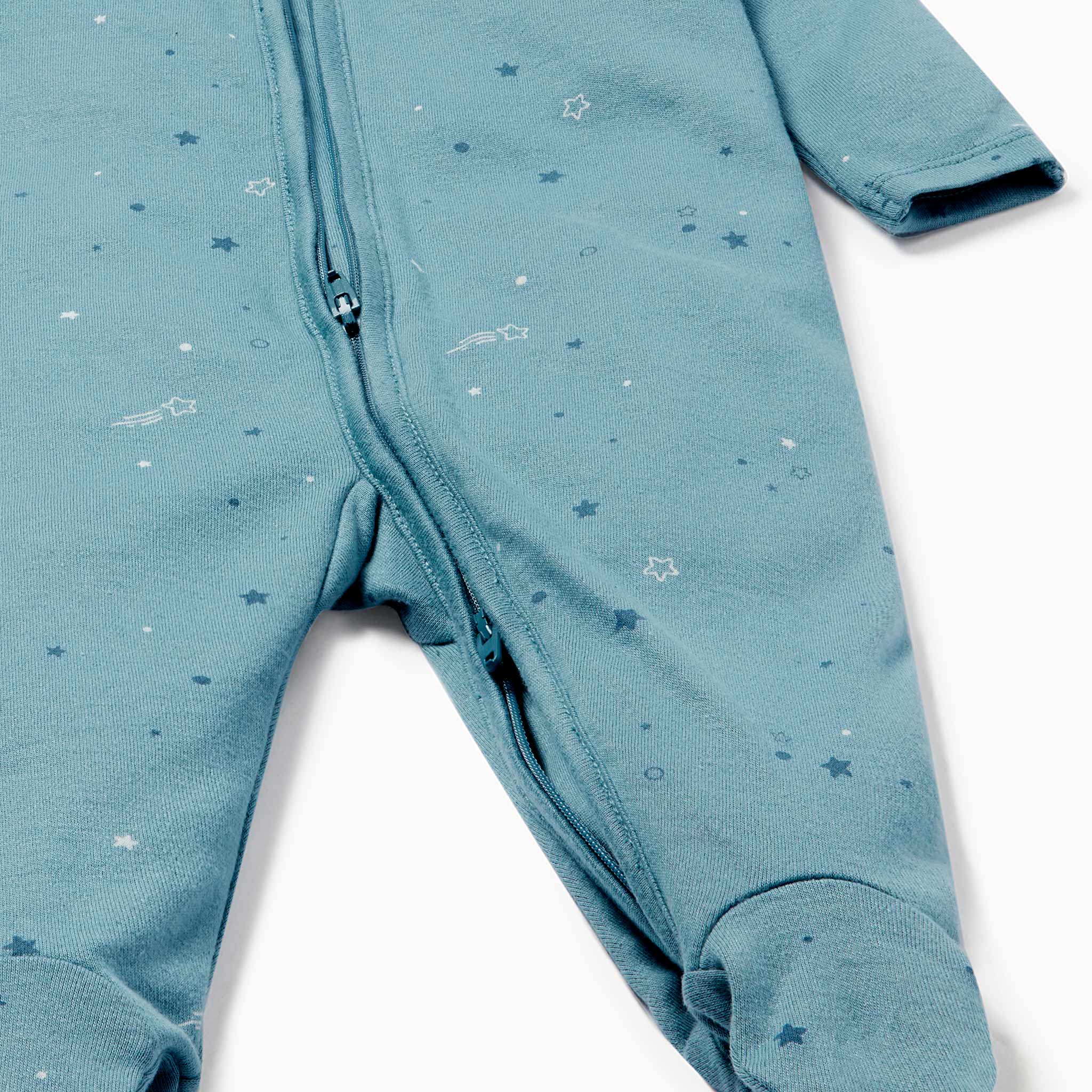 Star_Clever_Zip_Sleepsuit_Bottom-Detail